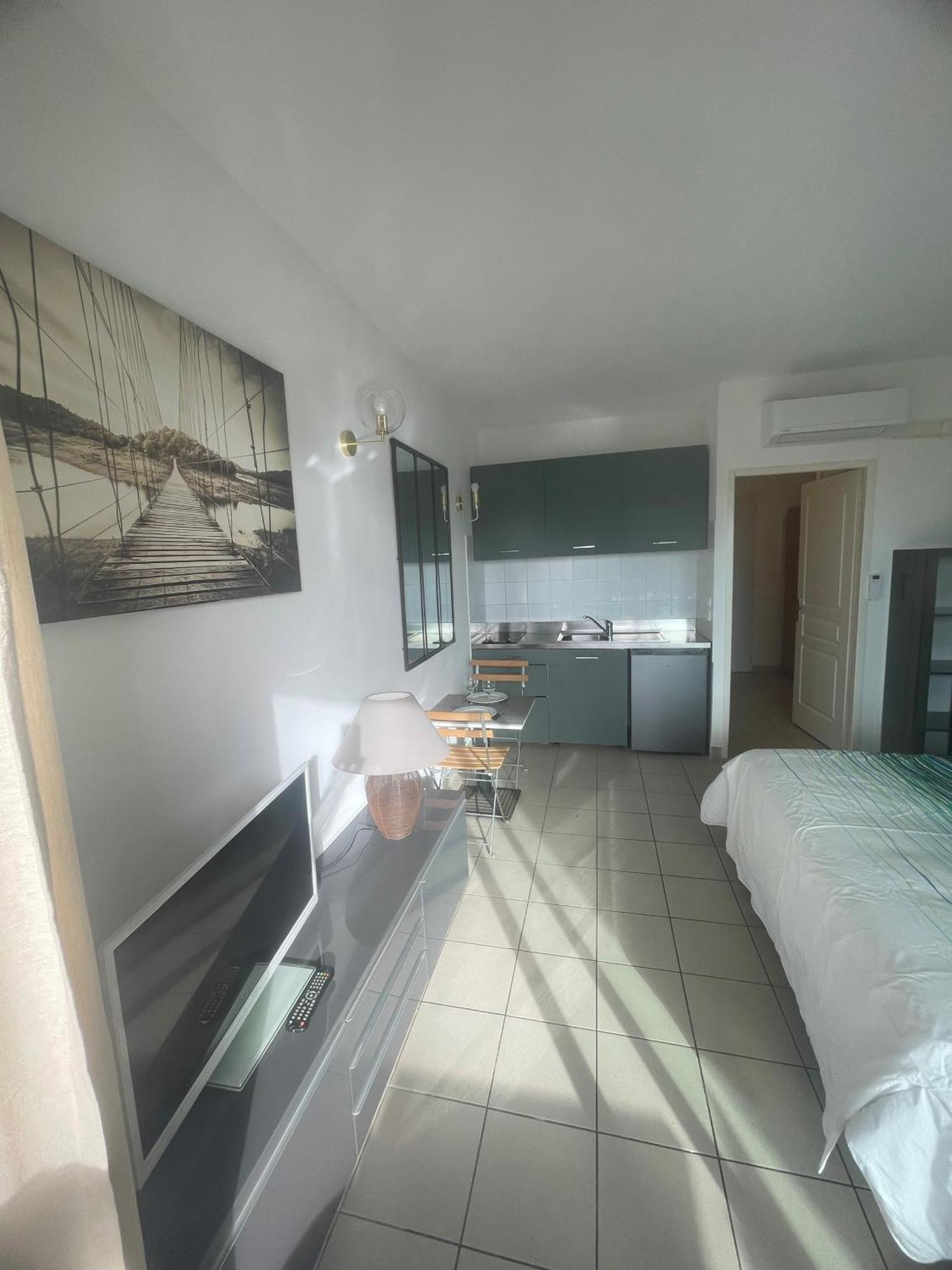 Studio 28 M2 Porticcio Centre Zewnętrze zdjęcie